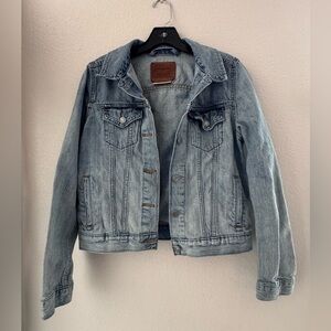 Levi's Classic Blue Jean Jacket Women’s Size M